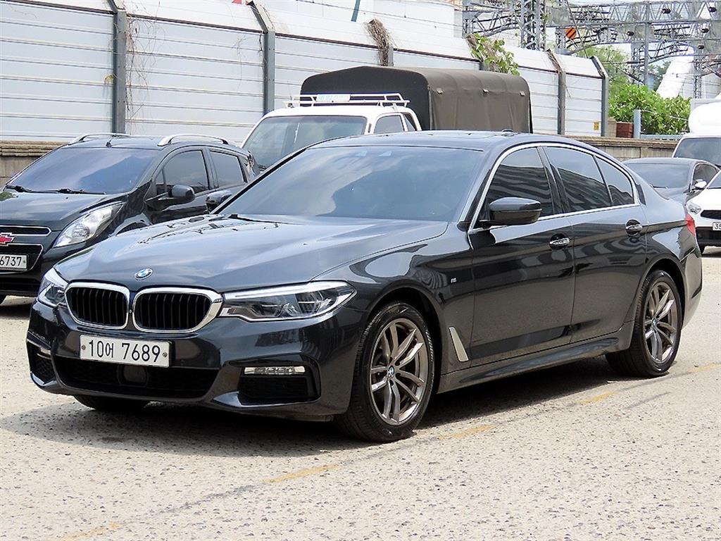 BMW 5시리즈 520d xDrive M 스포츠 플러스 사진 2/20