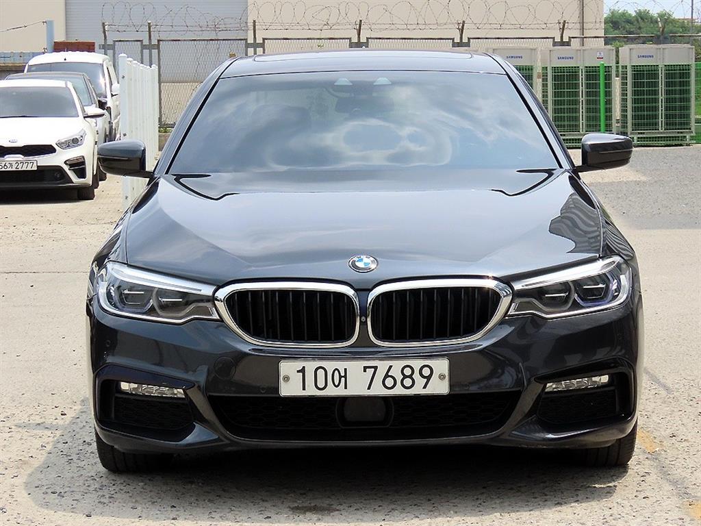 BMW 5시리즈 520d xDrive M 스포츠 플러스 사진