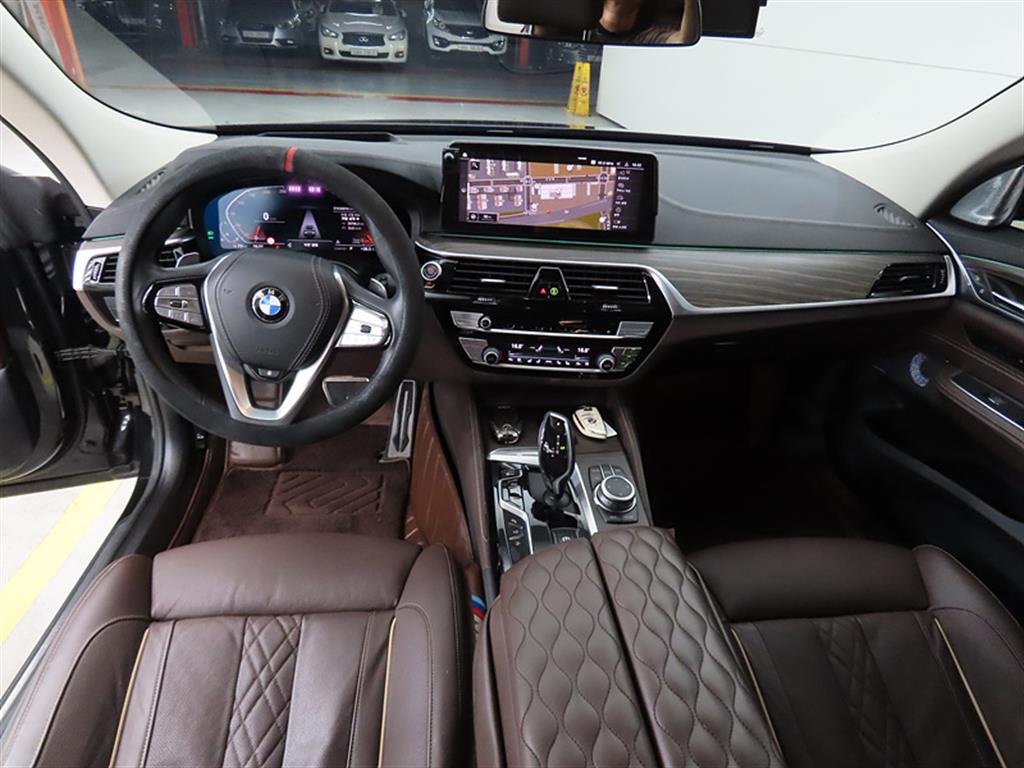 BMW 6 Series 630i xDrive Luxury 8