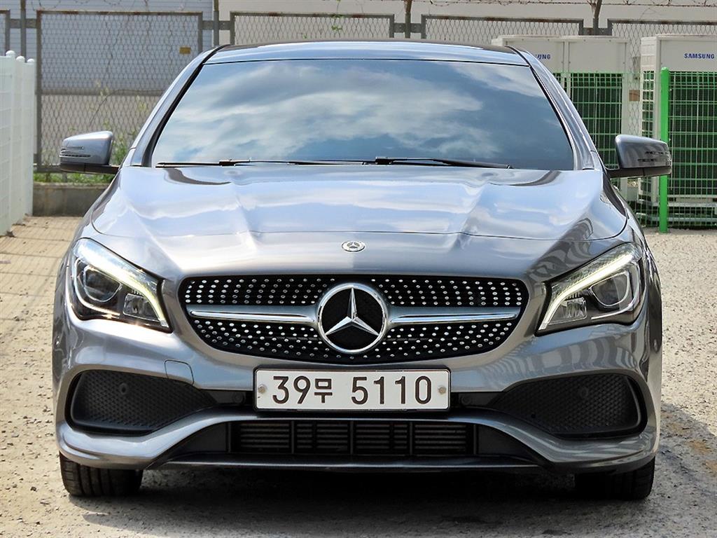 Mercedes-Benz CLA-Class CLA220 AMG LINE