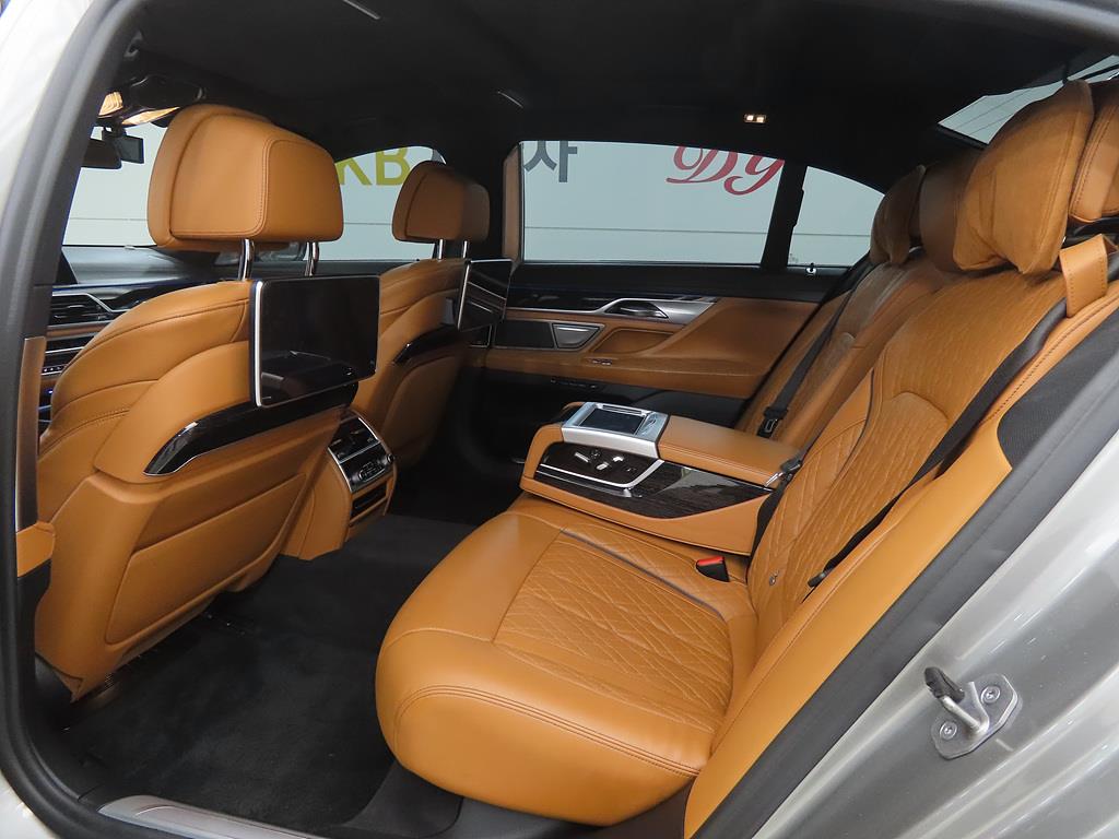 BMW 7 Series 730Ld xDrive M Sport 7