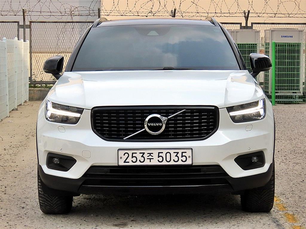볼보 XC40 T4 4WD R-디자인 사진