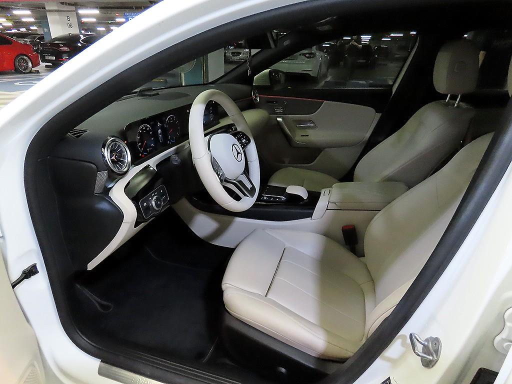 Mercedes-Benz A-Class A220 Sedan 7
