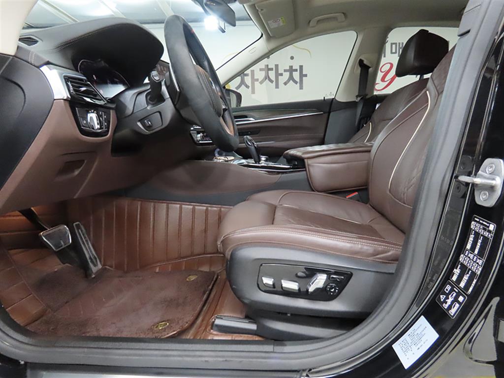 BMW 6 Series 630i xDrive Luxury 6