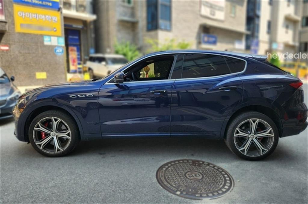 Maserati Levante 3.0 AWD Sport 4