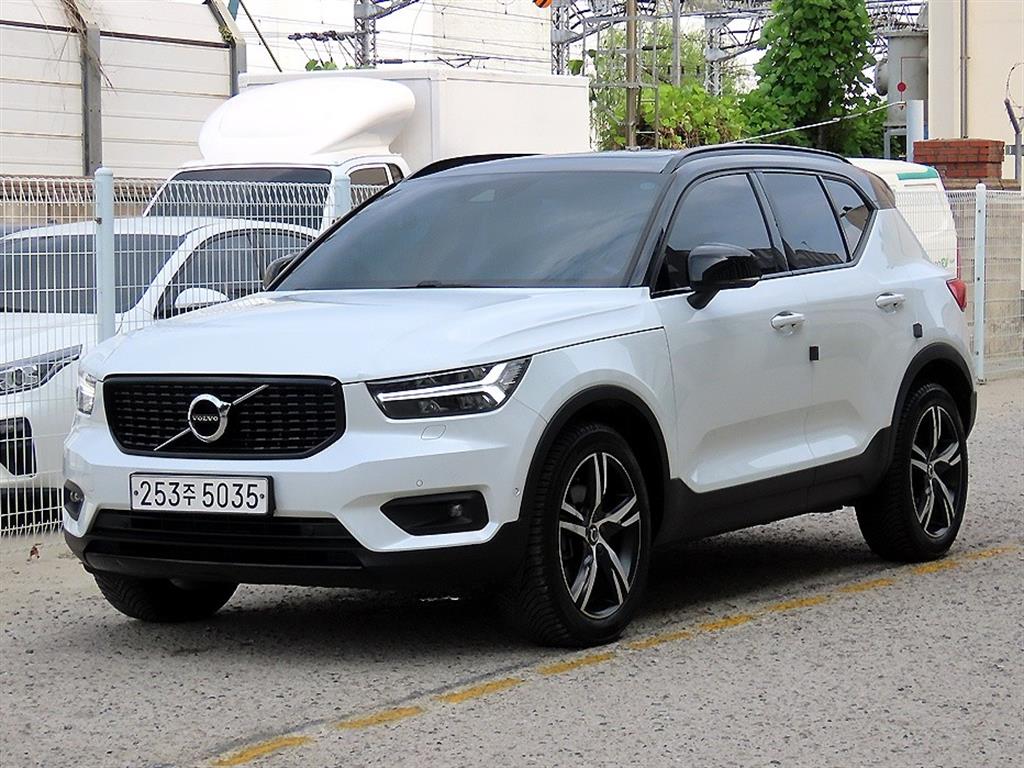 볼보 XC40 T4 4WD R-디자인 사진 2/20