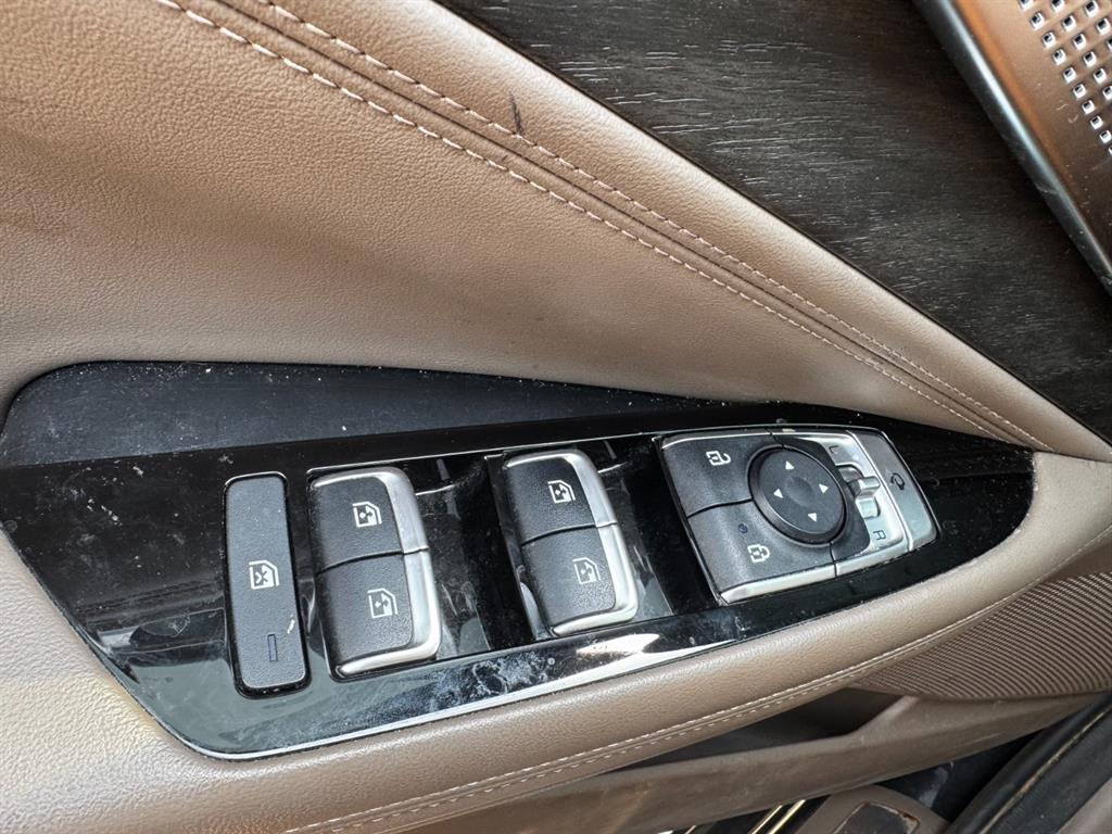 Kia K8 2.5 2WD Noblesse The Essential Light 4