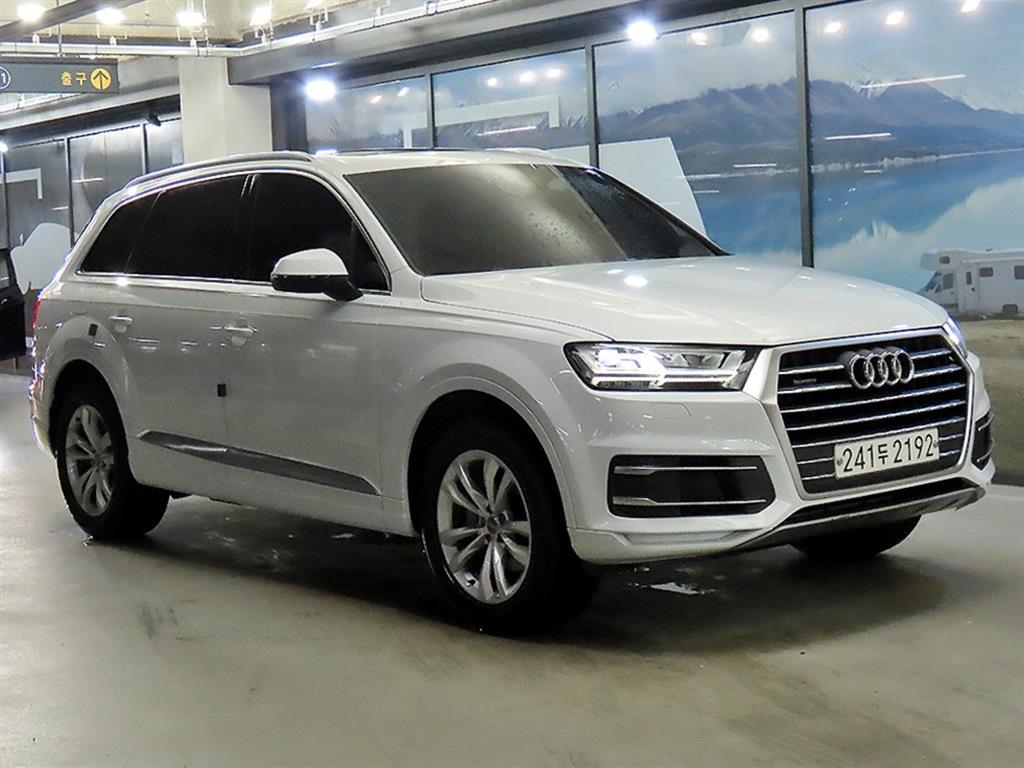 Q7 (4M) 45 TFSI 콰트로 2019년식