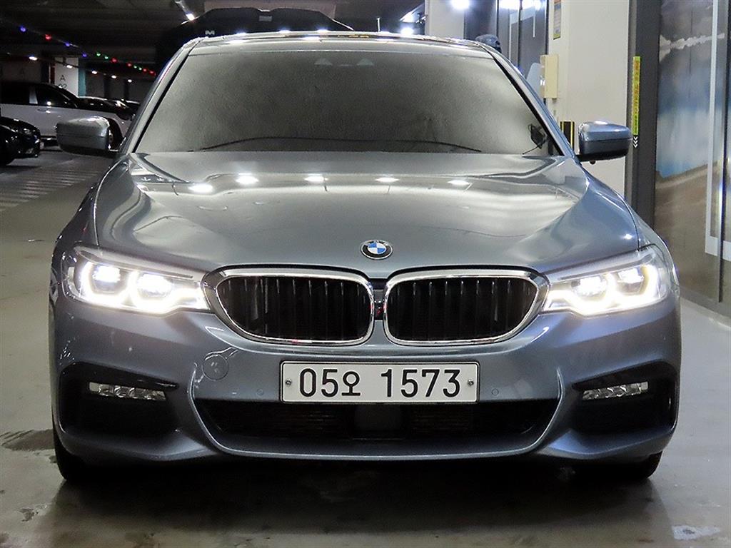 BMW 5시리즈 520d M 스포츠 플러스 사진