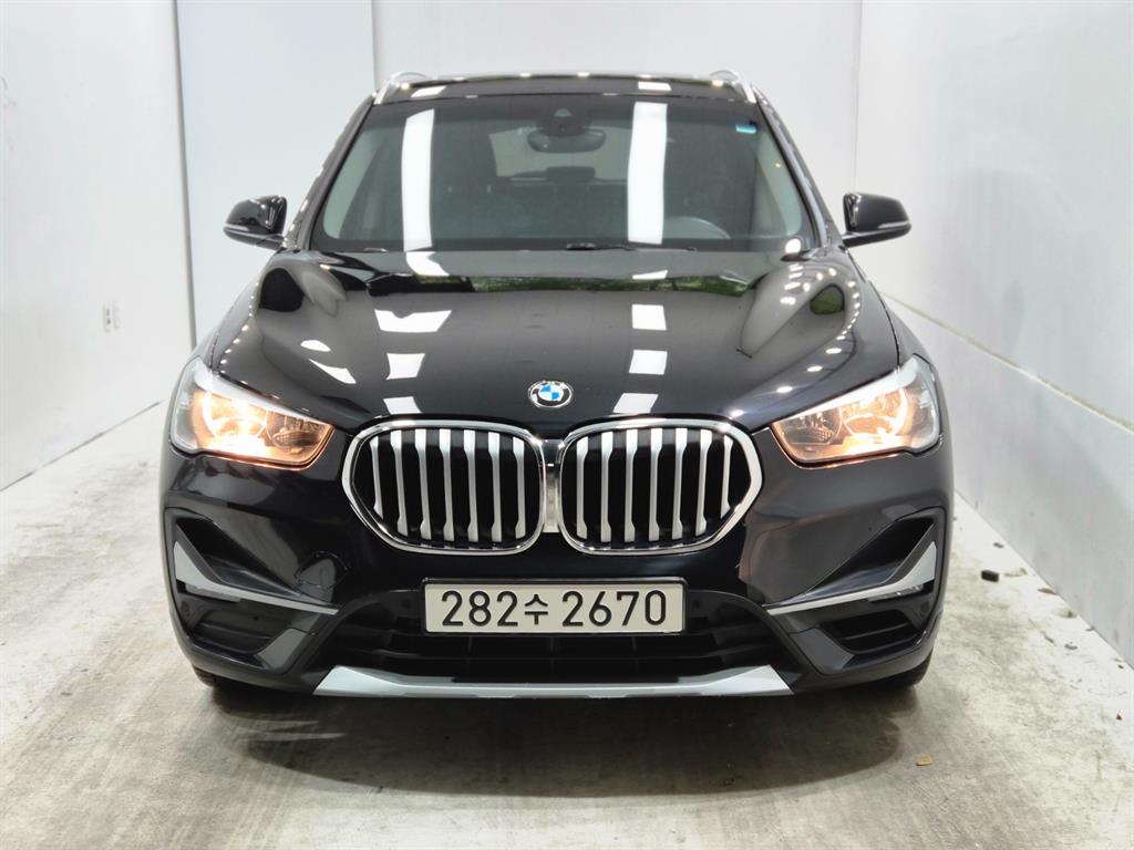 X1 (F48) xDrive 20i M 스포츠 2022년식