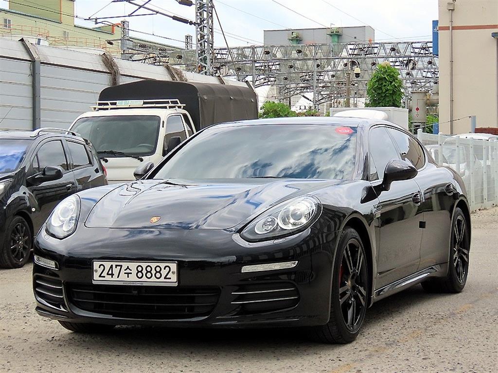 포르쉐 파나메라 3.6 AWD 사진 2/20