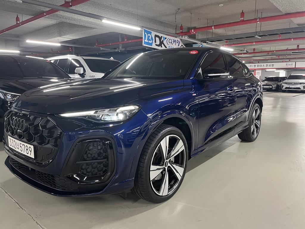 아우디 Q5 스포트백 40 TFSI 콰트로 S-라인 사진 2/7