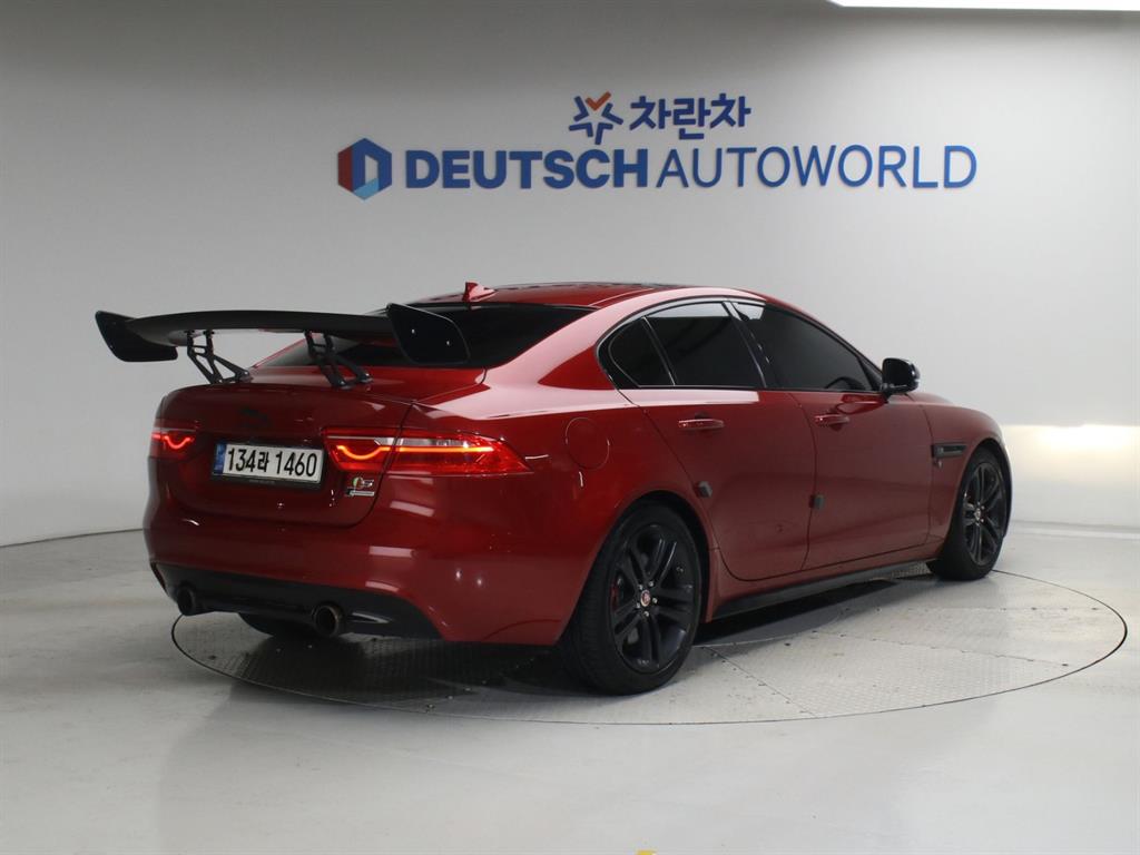 재규어 XE 3.0 SC S 사진 2/19