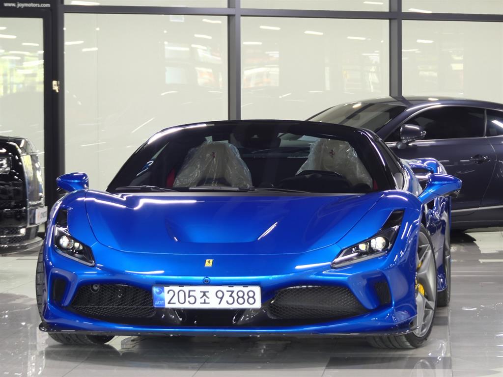 F8 스파이더 3.9 V8 2022년식
