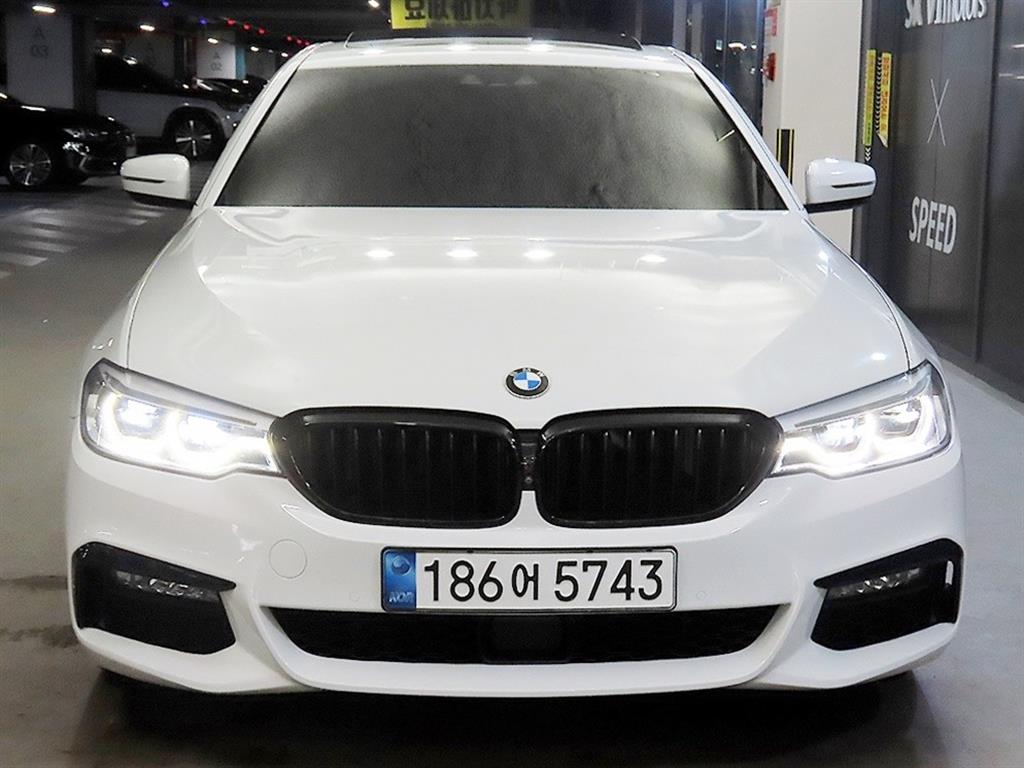 BMW 5시리즈 530i xDrive M 스포츠 플러스 사진