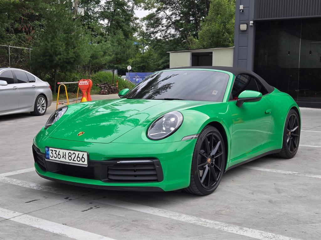 911(992) 카레라 4 카브리올레 2021년식