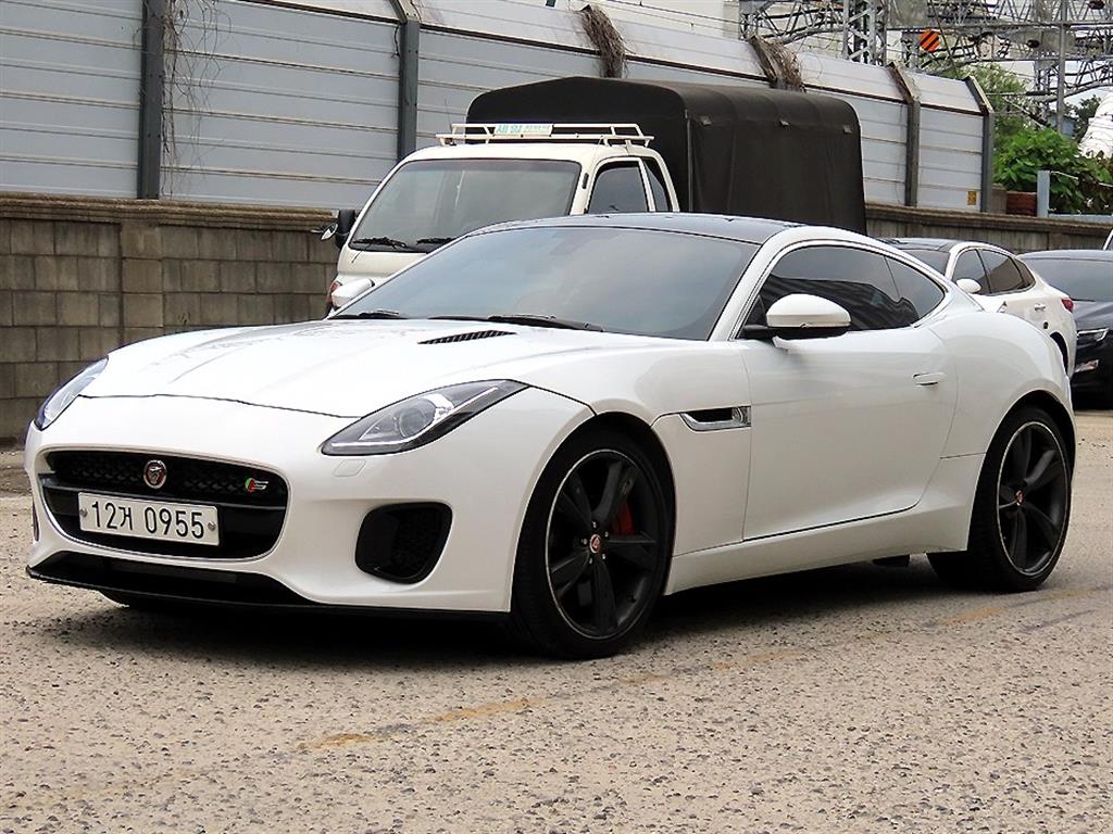 재규어 F-TYPE 3.0 S 쿠페 사진 2/18
