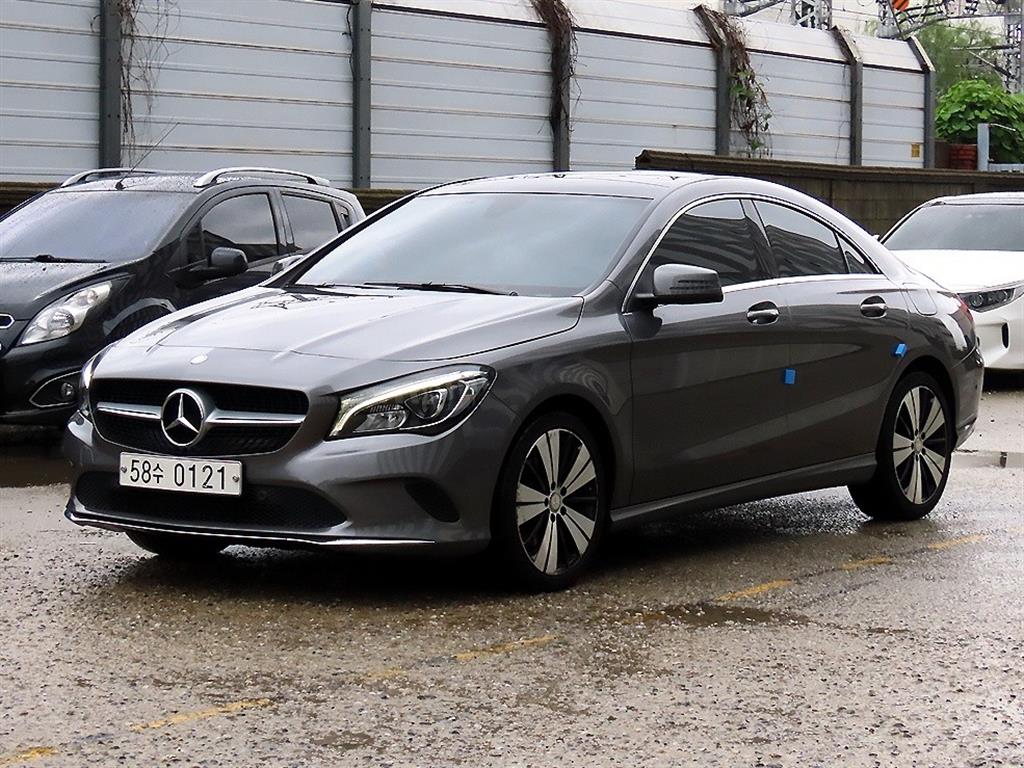 벤츠 CLA 클래스 CLA 250 4MATIC 사진 2/19