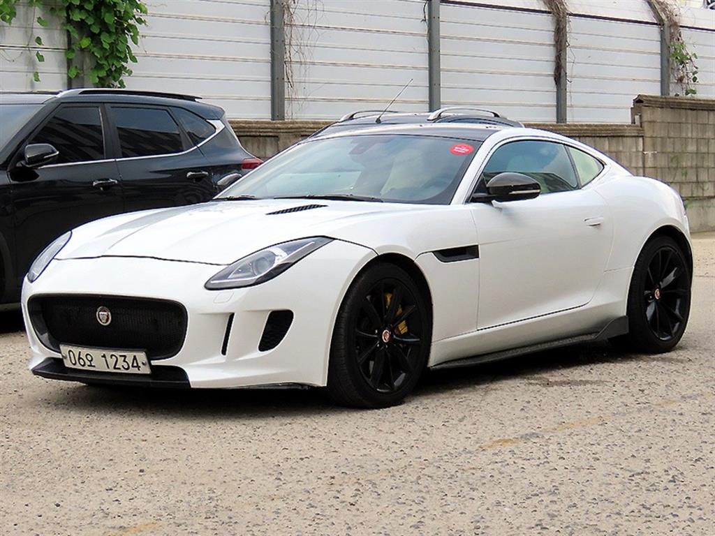 재규어 F-TYPE 3.0 S 쿠페 사진 2/19