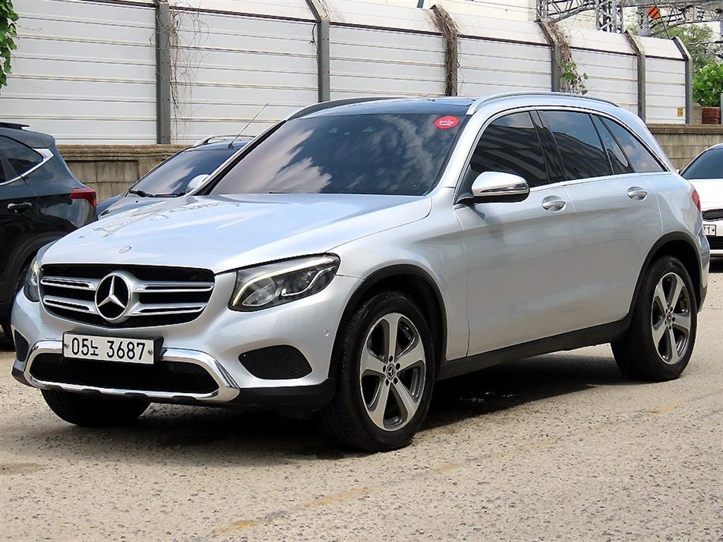 벤츠 GLC 클래스 GLC 220 d 4MATIC 사진 2/20