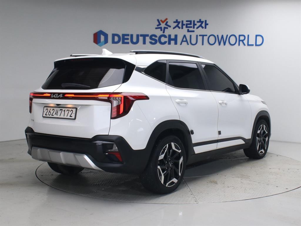 기아 셀토스 가솔린 2.0 2WD 시그니처 사진 2/20