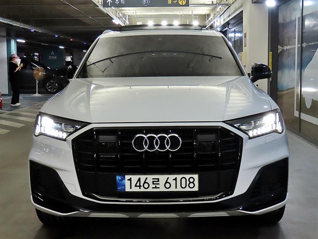 아우디 Q7 55 TFSI 콰트로 프리미엄 사진