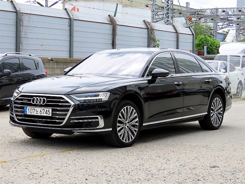 아우디 A8 60 TFSI 콰트로 LWB 사진 2/20