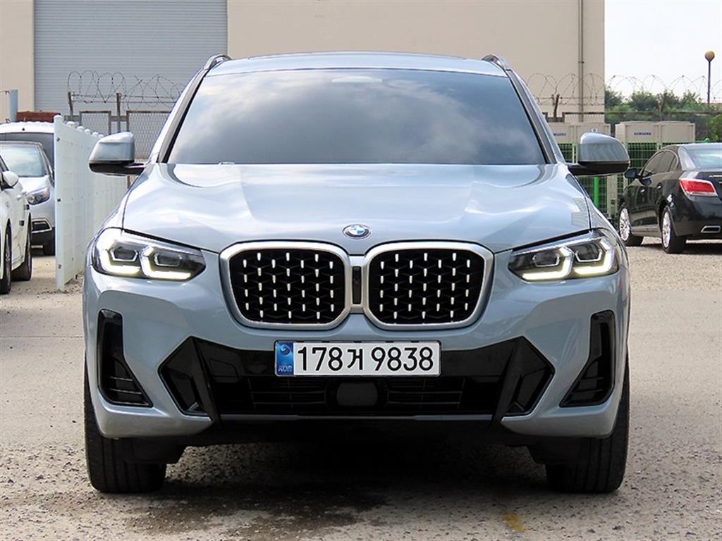 BMW X4 xDrive 20i xLine 사진