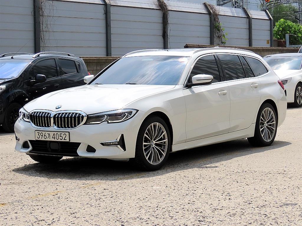 BMW 3시리즈 320d 투어링 럭셔리 사진 2/20