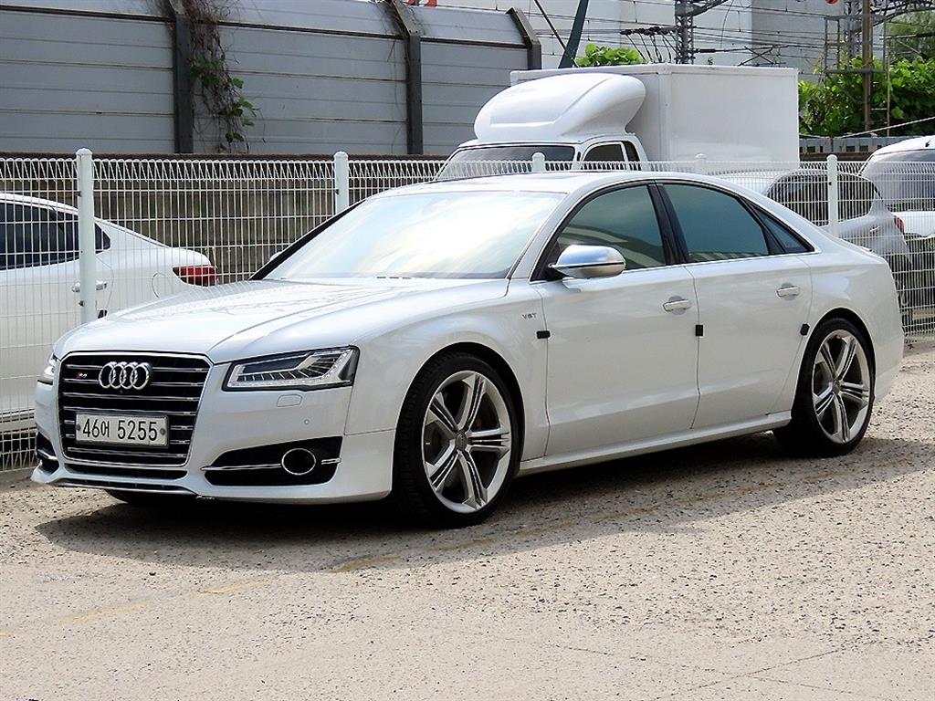 아우디 S8 4.0 TFSI 콰트로 사진 2/20