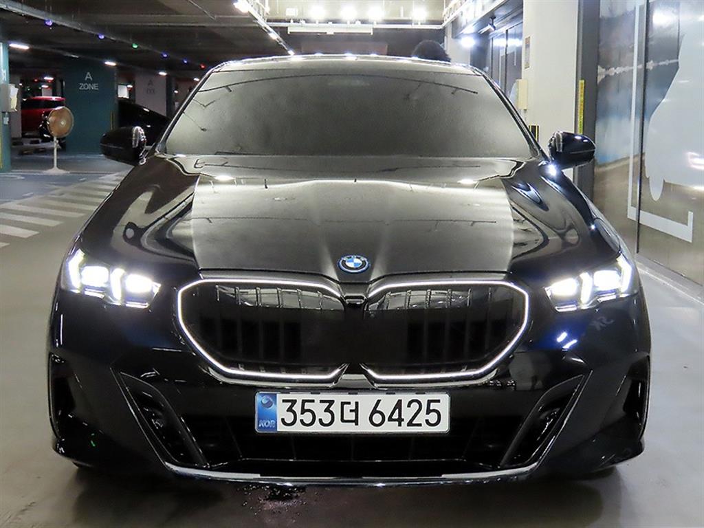 BMW 5시리즈 530e M 스포츠 프로 사진