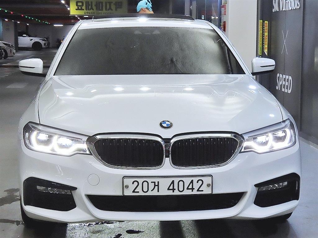 BMW 5시리즈 520d M 스포츠 사진