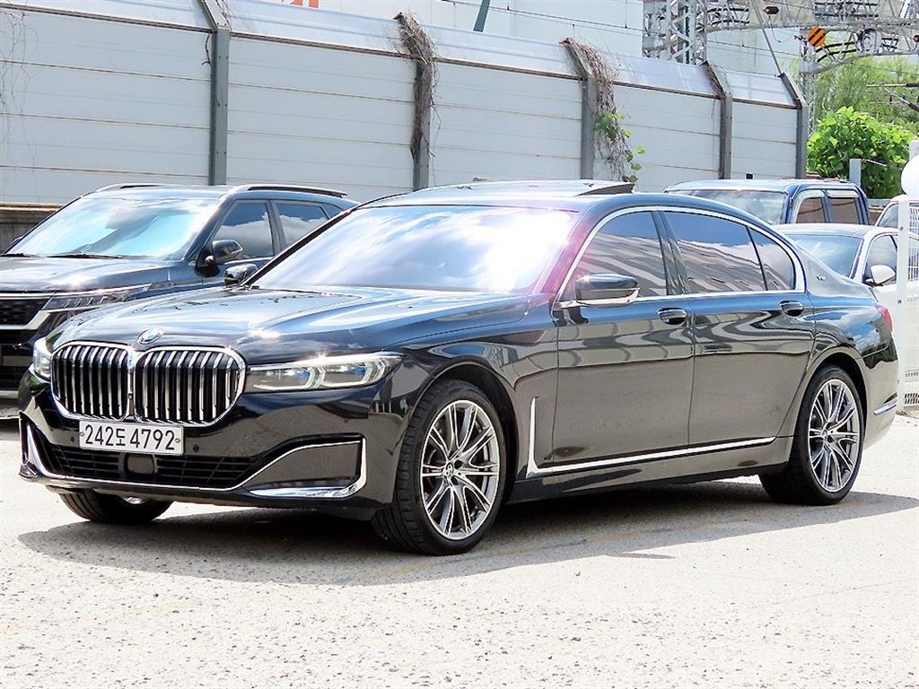 BMW 7시리즈 M760Li xDrive 엑설런스 사진 2/20