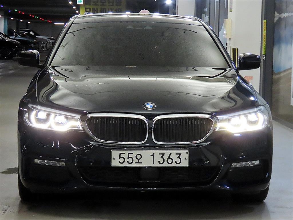 BMW 5시리즈 520d xDrive M 스포츠 플러스 사진