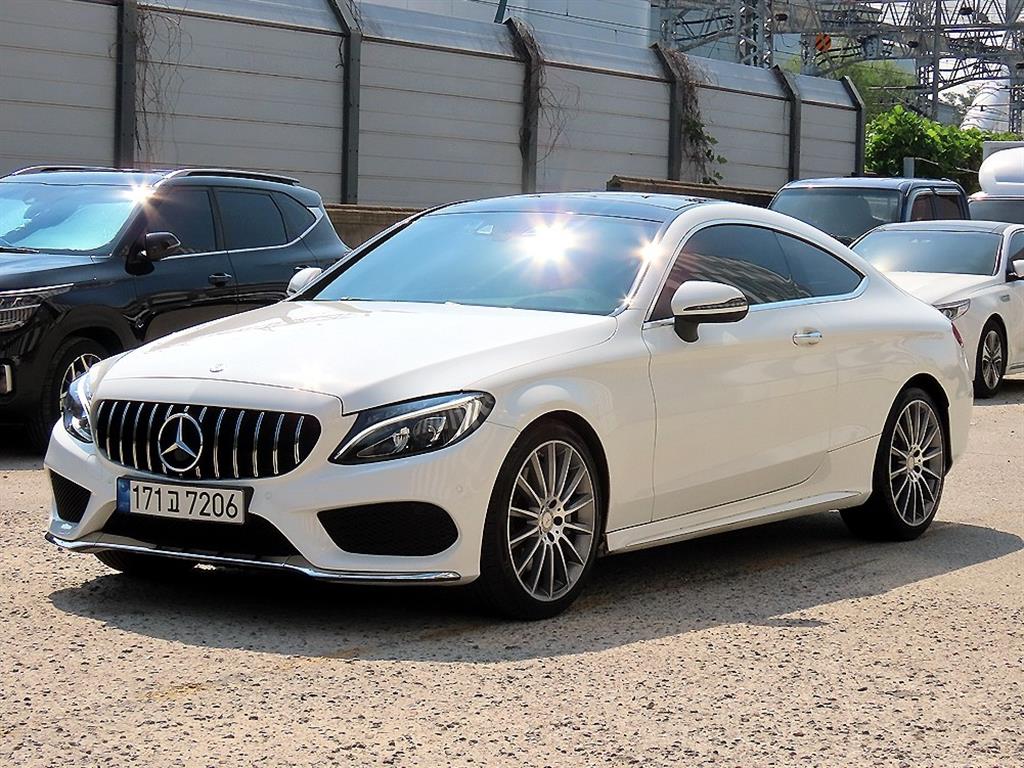 벤츠 C 클래스 C200 쿠페 사진 2/19