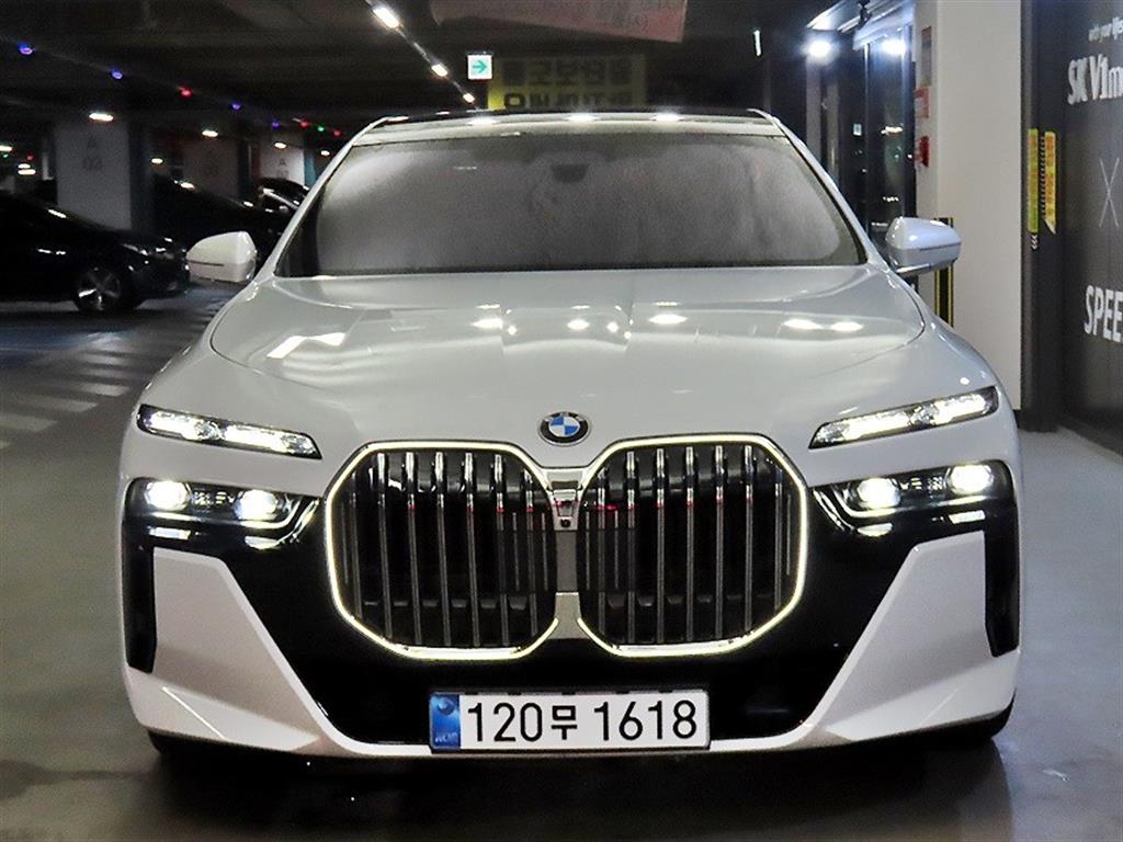 BMW 7시리즈 740i xDrive M 스포츠 사진