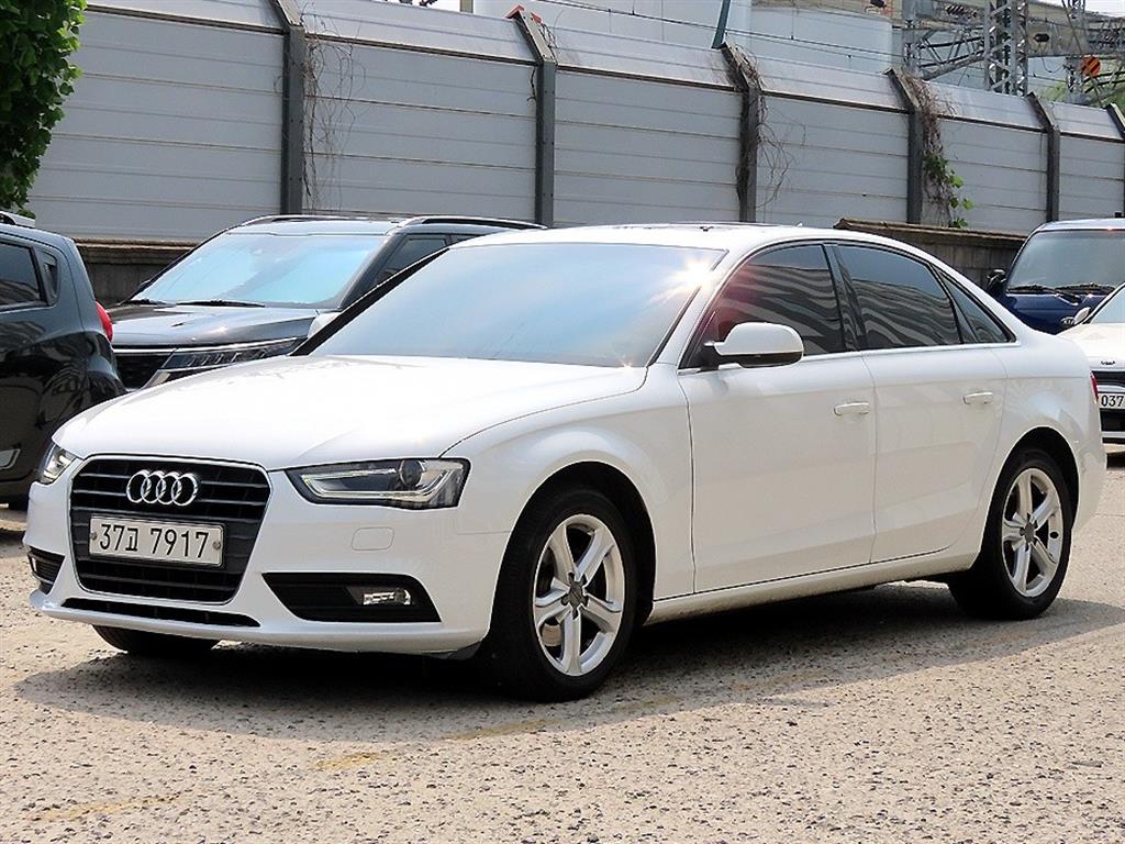 아우디 A4 30 TDI 사진 2/18