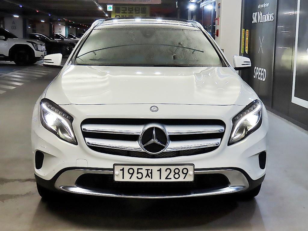벤츠 GLA 클래스 GLA200 D 사진