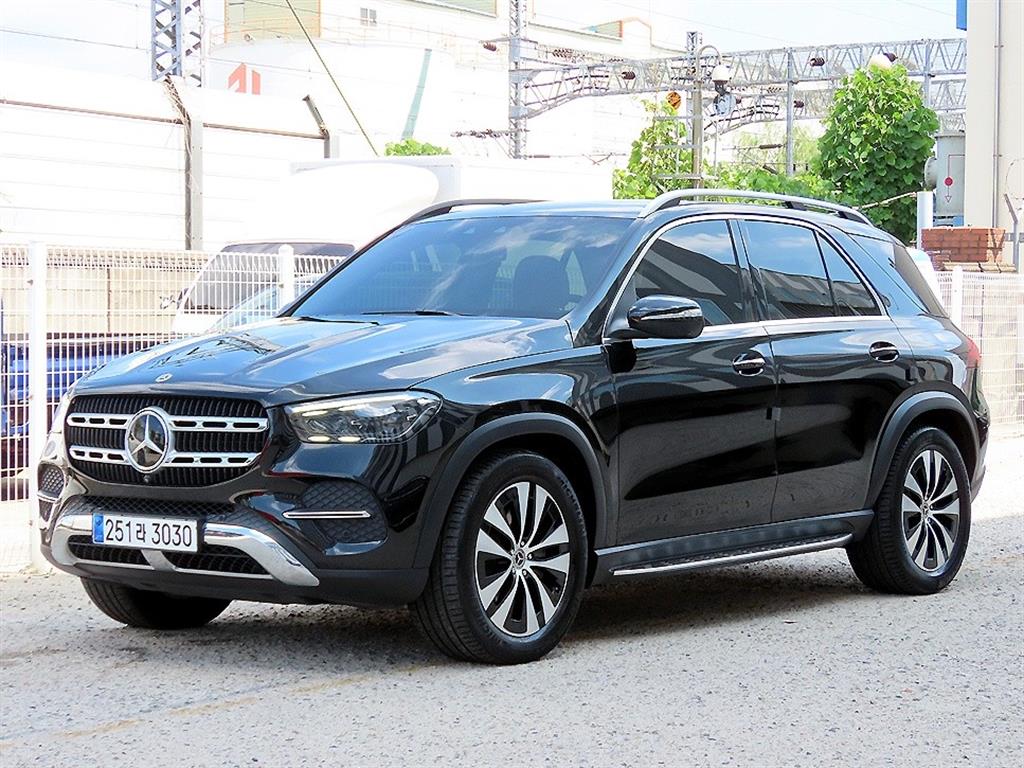 벤츠 GLE 클래스 GLE 300d 4MATIC 사진 2/20