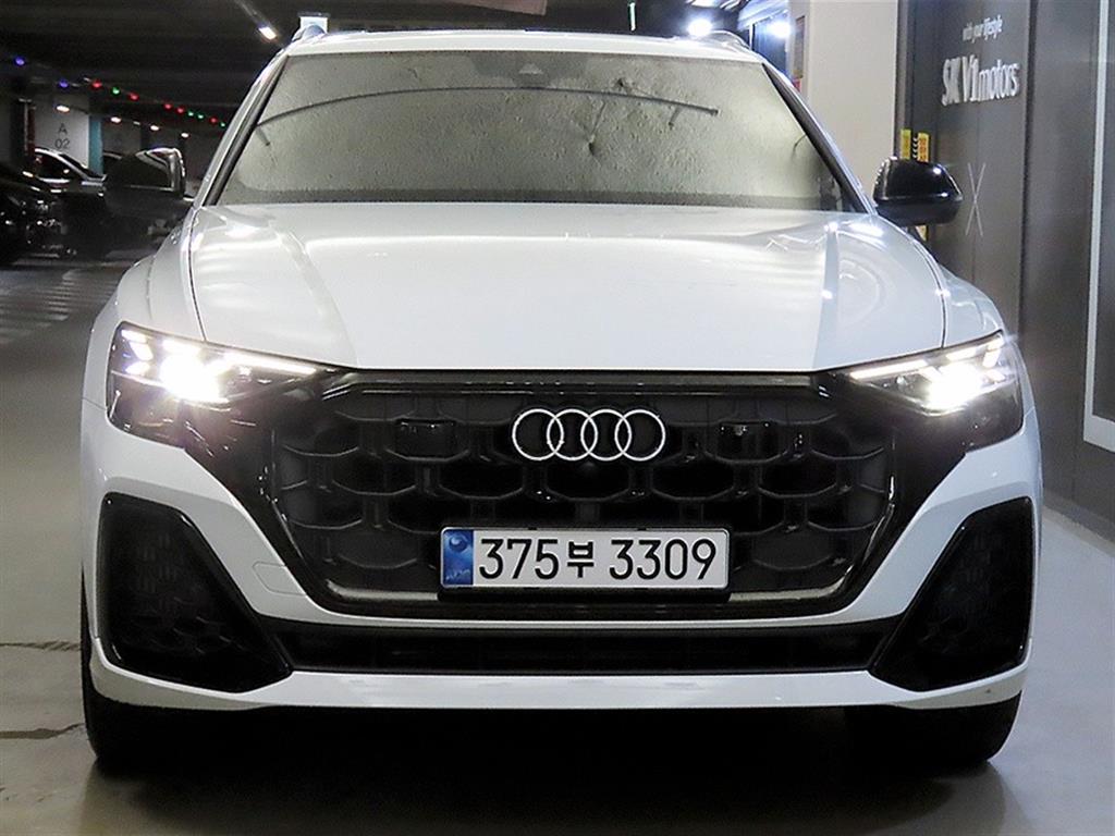 아우디 Q8 55 TFSI 콰트로 프리미엄 사진
