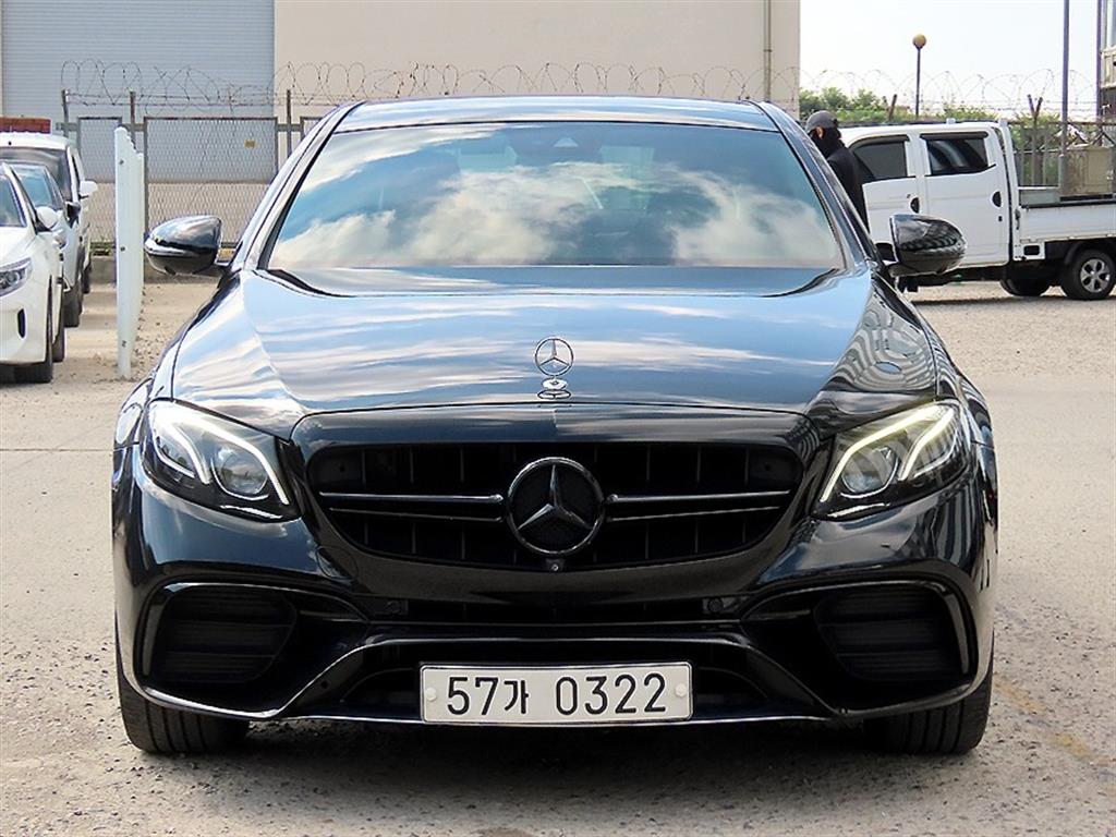 벤츠 E 클래스 E300 4MATIC 익스클루시브 사진