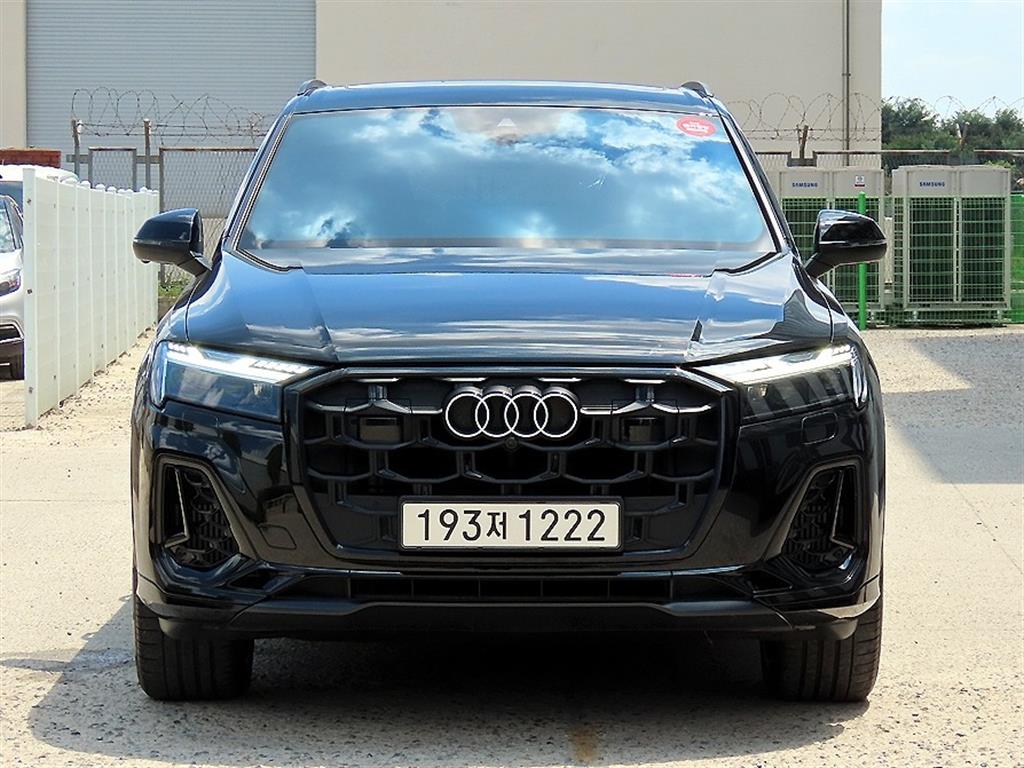 Q7 (4M) 55 TFSI 콰트로 프리미엄 2025년식