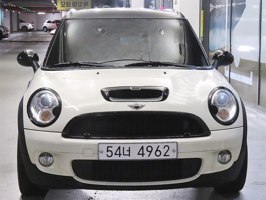 MINI 클럽맨 기본형 사진