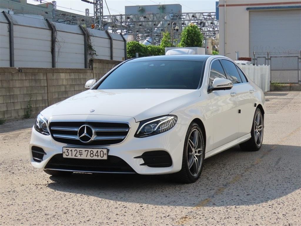 벤츠 E 클래스 E300 AMG LINE 사진 2/20