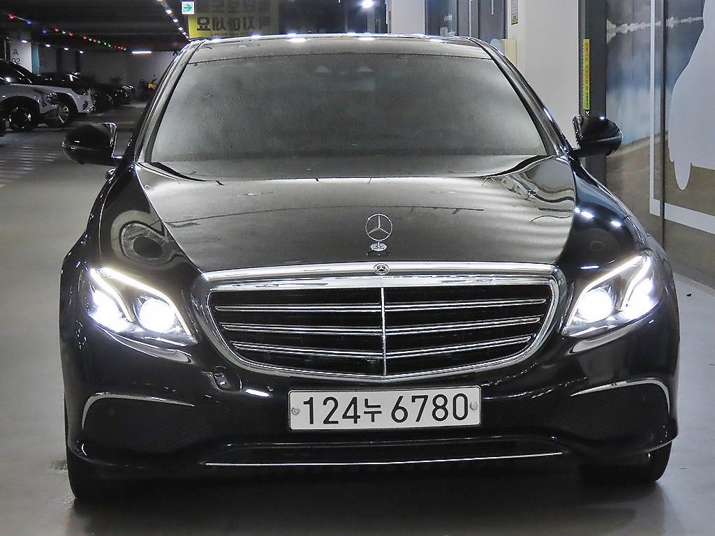 벤츠 E 클래스 E300 4MATIC 아방가르드 사진