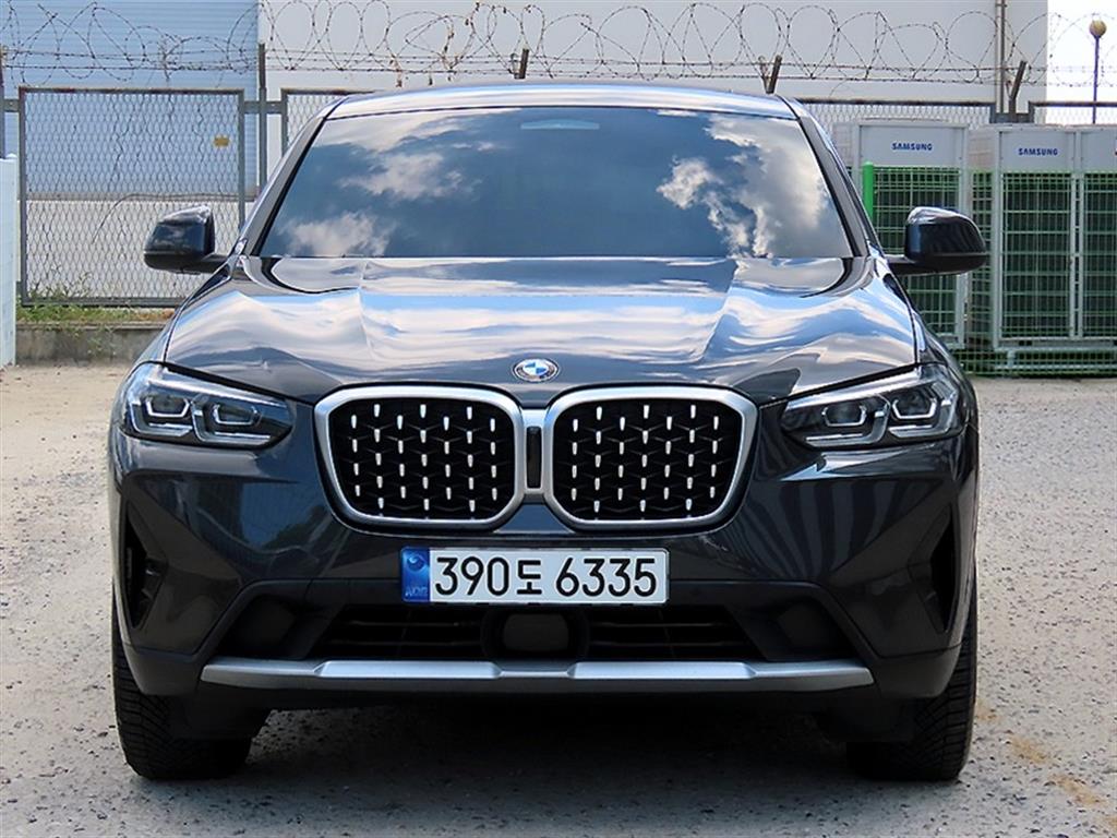 BMW X4 xDrive 20i xLine 사진