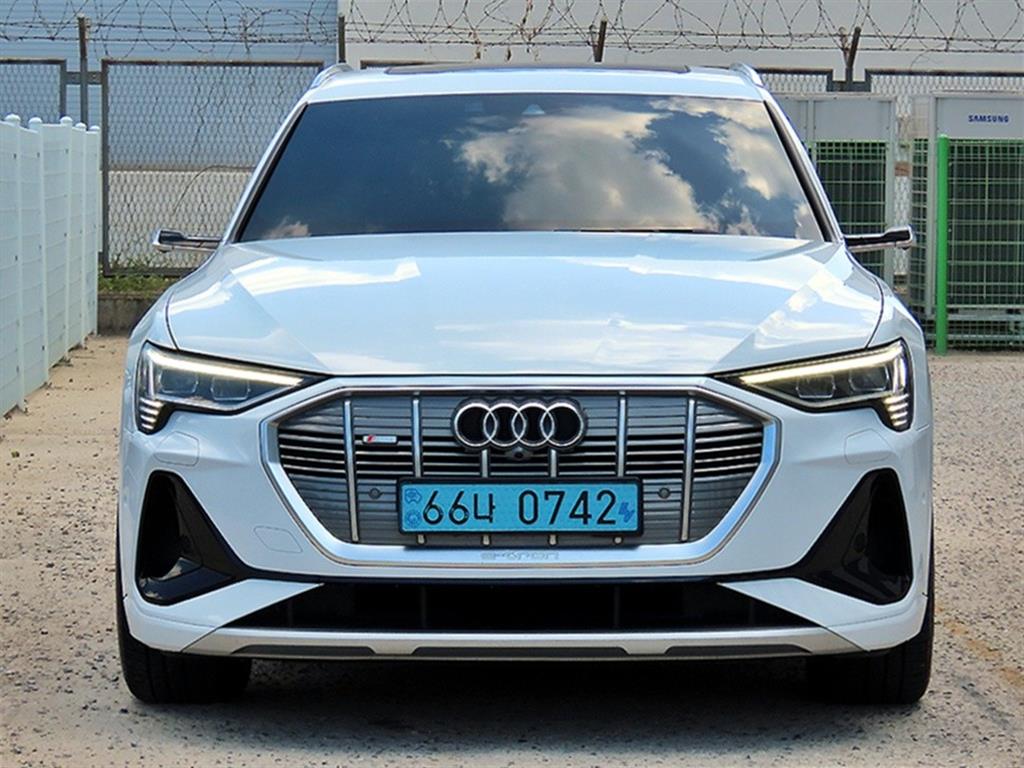 e-트론 55 콰트로 스포트백 2022년식