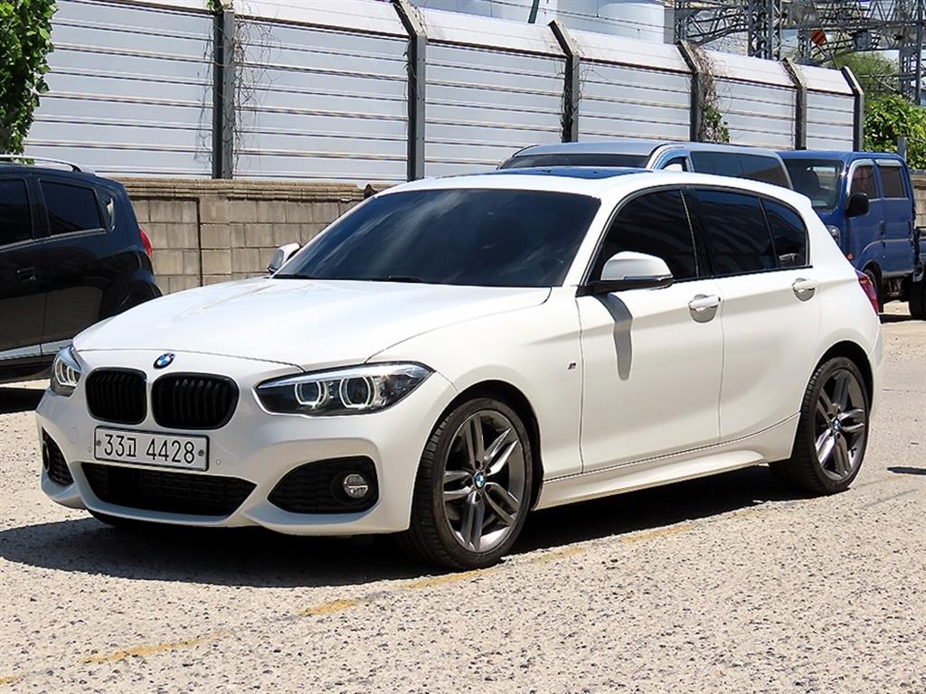 BMW 1시리즈 118d 스포츠 사진 2/20