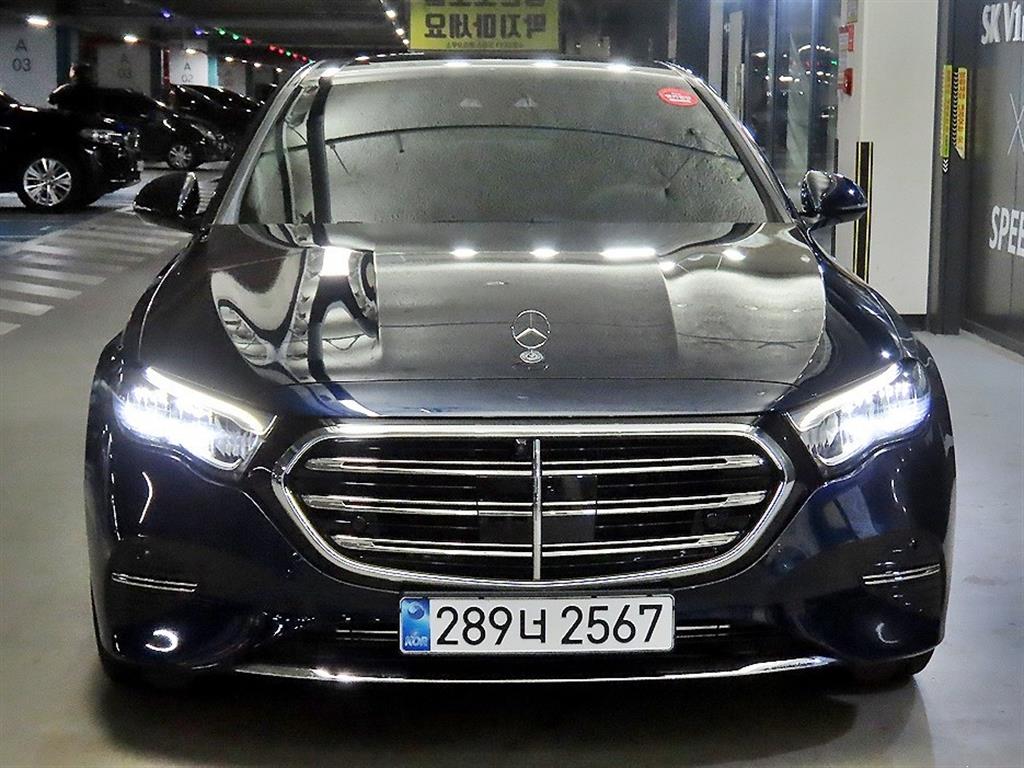 벤츠 E 클래스 E220d 4MATIC 사진