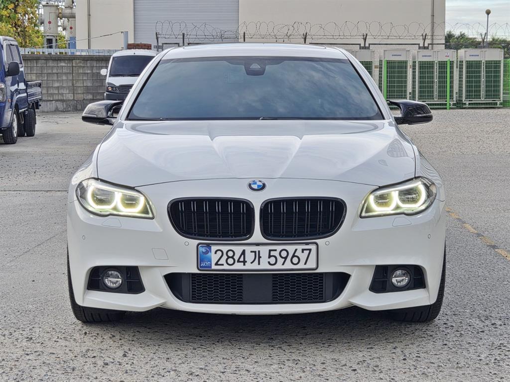 BMW 5시리즈 520d M 에어로다이나믹 프로 사진